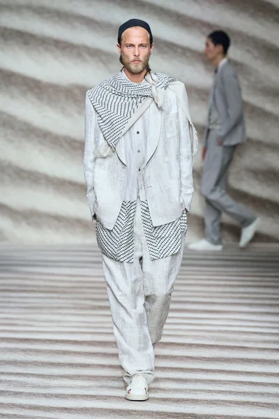 Look 1